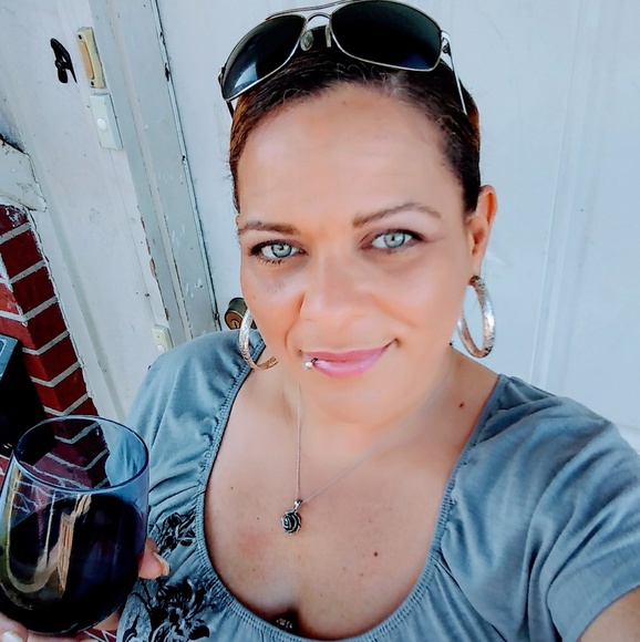 Meet your Posher, Jasmine - Picture 4 of 5